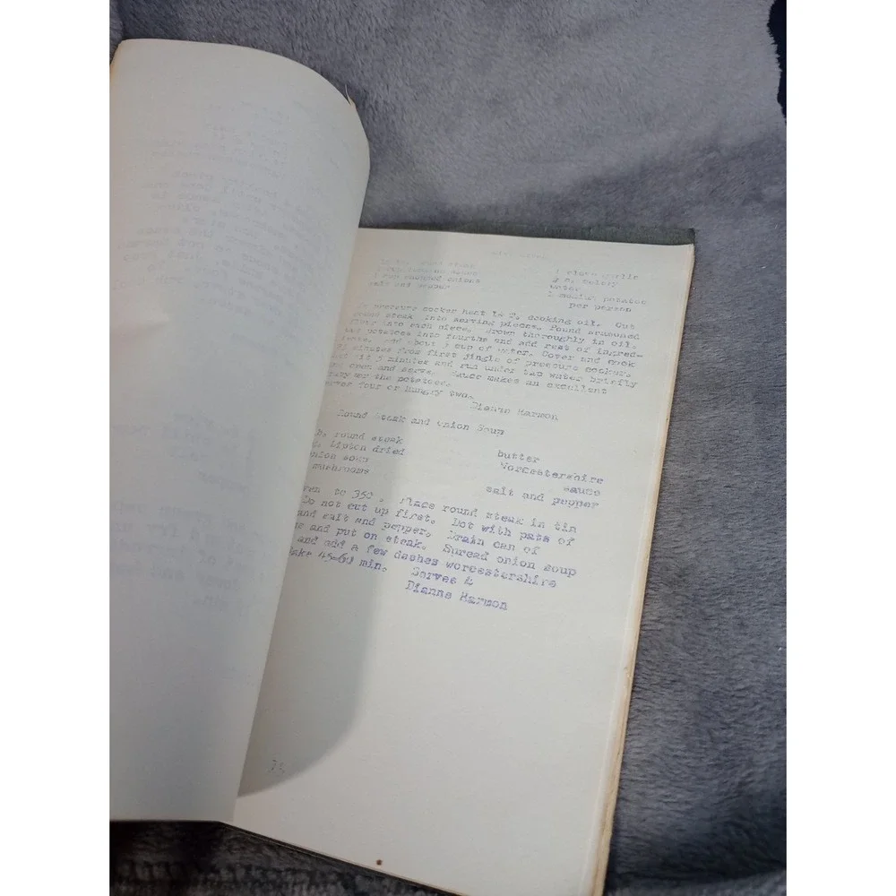 Milwaukee Newcomer's‎ Club Cookbook Hand Typed 1970 Booklet Local Recipe Book